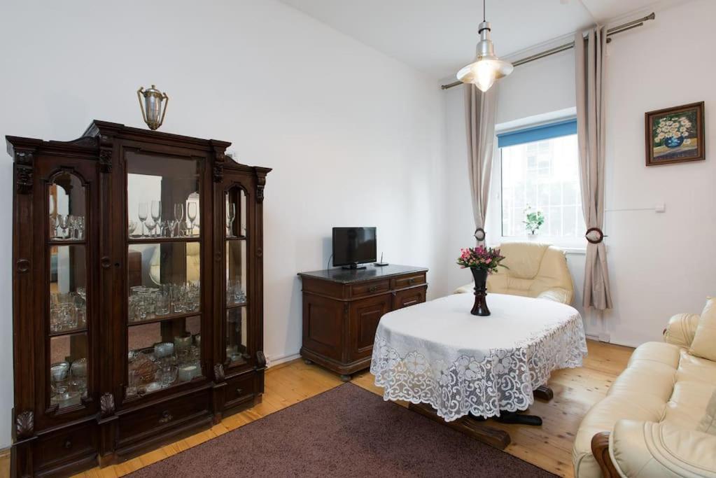 Big Cosy Retro Apt, Free Parking, 15Min Oldtown & Kazimierz - By Homelike Krakow Exterior photo